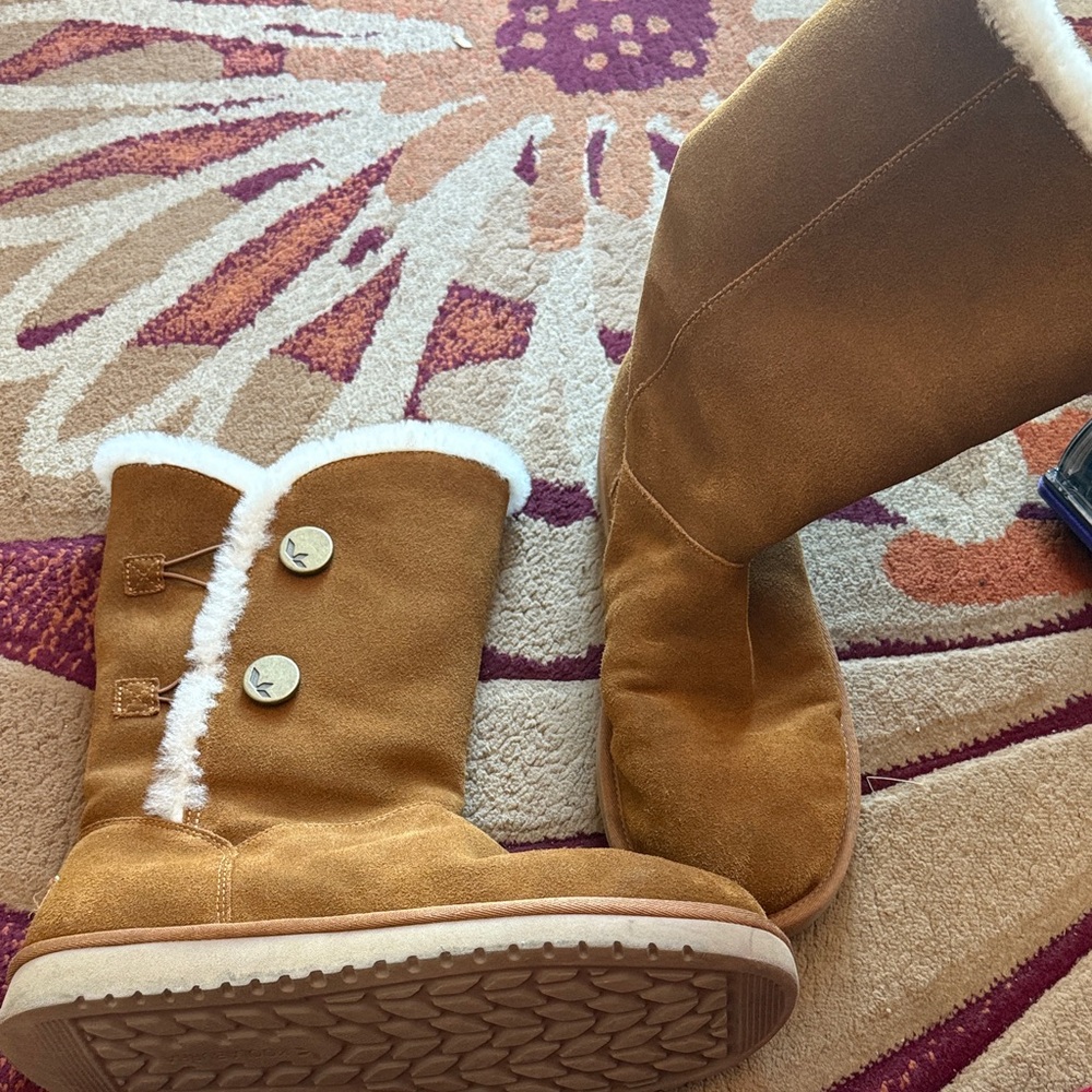 Koolaburra Chestnut Boots with Faux Fur Trim